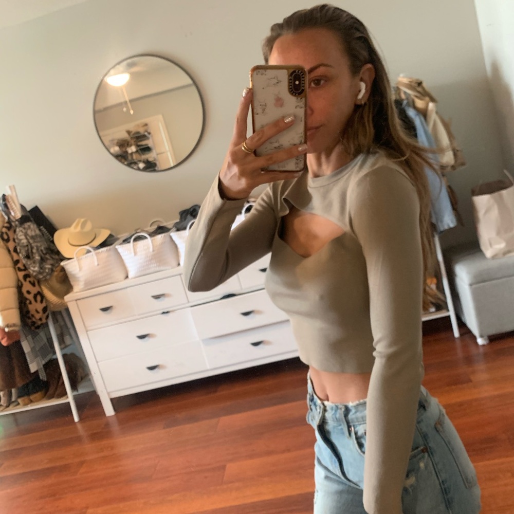 Zara • XS Slit Crop